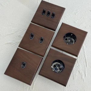 86 16A 20A European UK Universal Socket Walnut Panel Wall Light Double Pole Toggle Switch Retro Style 250V 10A