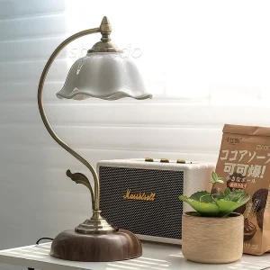 Antique Classic Retro Exquisite Glass Creative Desk LED Bedroom Bedside Table Lamp for Home Office