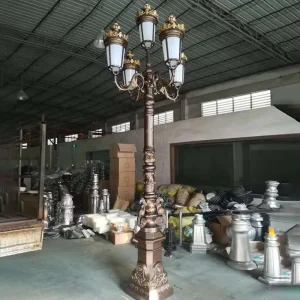 European Style Antique Post LED Landscape Light Waterproof IP65 Garden Street Lamp Hotels Villas Lawn Streets Light