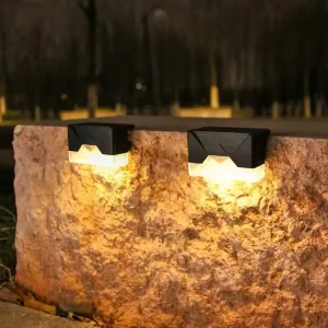 High Quality Rechargeable IP55 Rated Waterproof Solar LED Garden Wall Lights Battery Backup Automatic Night Lighting for Outdoor