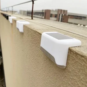IP65 Waterproof Warm White Outdoor Solar Lamp with Battery Included for Garden LED Step Fence ROHS Certified Decorative Lighting