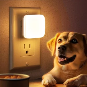 Mini Kids Night Light 0.3W Square LED Dusk Dawn Sensor Plug-In Soft Warm Lighting for Bedroom Bathroom Kitchen
