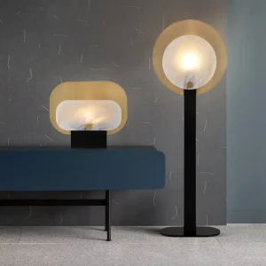 Modern Nordic Middle Style Metal Floor Lamp for Bedroom Living Room Exhibition Hall or Clothing Store