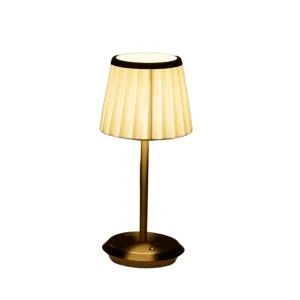 Nordic Vintage High-end Table Lamp Creative Romantic Warm Bedside Desk Light for Bedroom Wedding Decoration