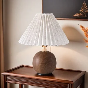 Post modern Iron Bedside Lamp Warm Romantic Night Light Living Room Study Desk Decoration Atmospheric LED Table Lamp