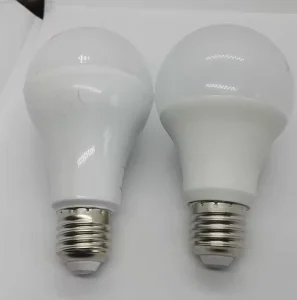 Price Sale Promotion LED Bulb Shell.6500k 3000K Color Box E27 B22 800LM IC Driver. Plastic aluminum A60 7w 9w 10w 25000hrs