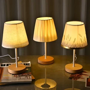 Retro Fabric Shade Table Lamp Fixed Brightness Warm Light USB Powered Wooden Base LED Table Lamp Nightstand