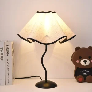Romantic Golden Bedside Elegant Bedroom Warm Decoration Wedding USB Drive Charging Small Metal Light emitting Diode Desk Lamp