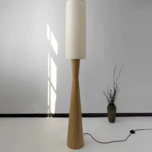Vintage Simple Wood Grain Floor Lamp for Living Room Bedroom Designer Showroom Hotel and Homestay Decorative Lamp
